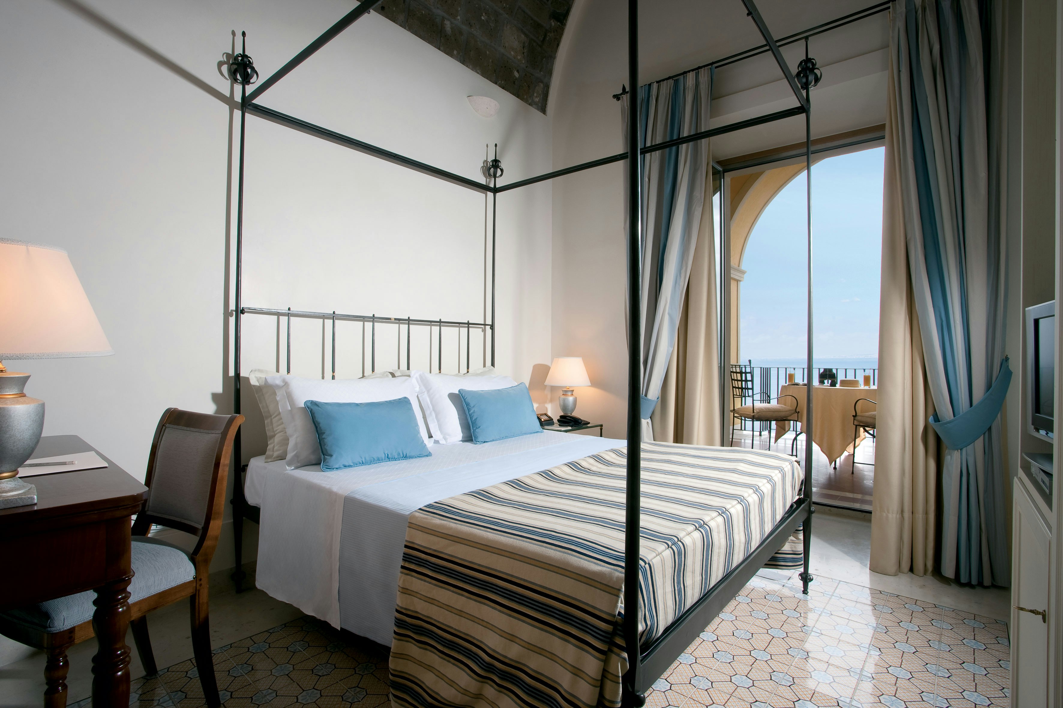 Deluxe with Sea View Terrace - Bedroom