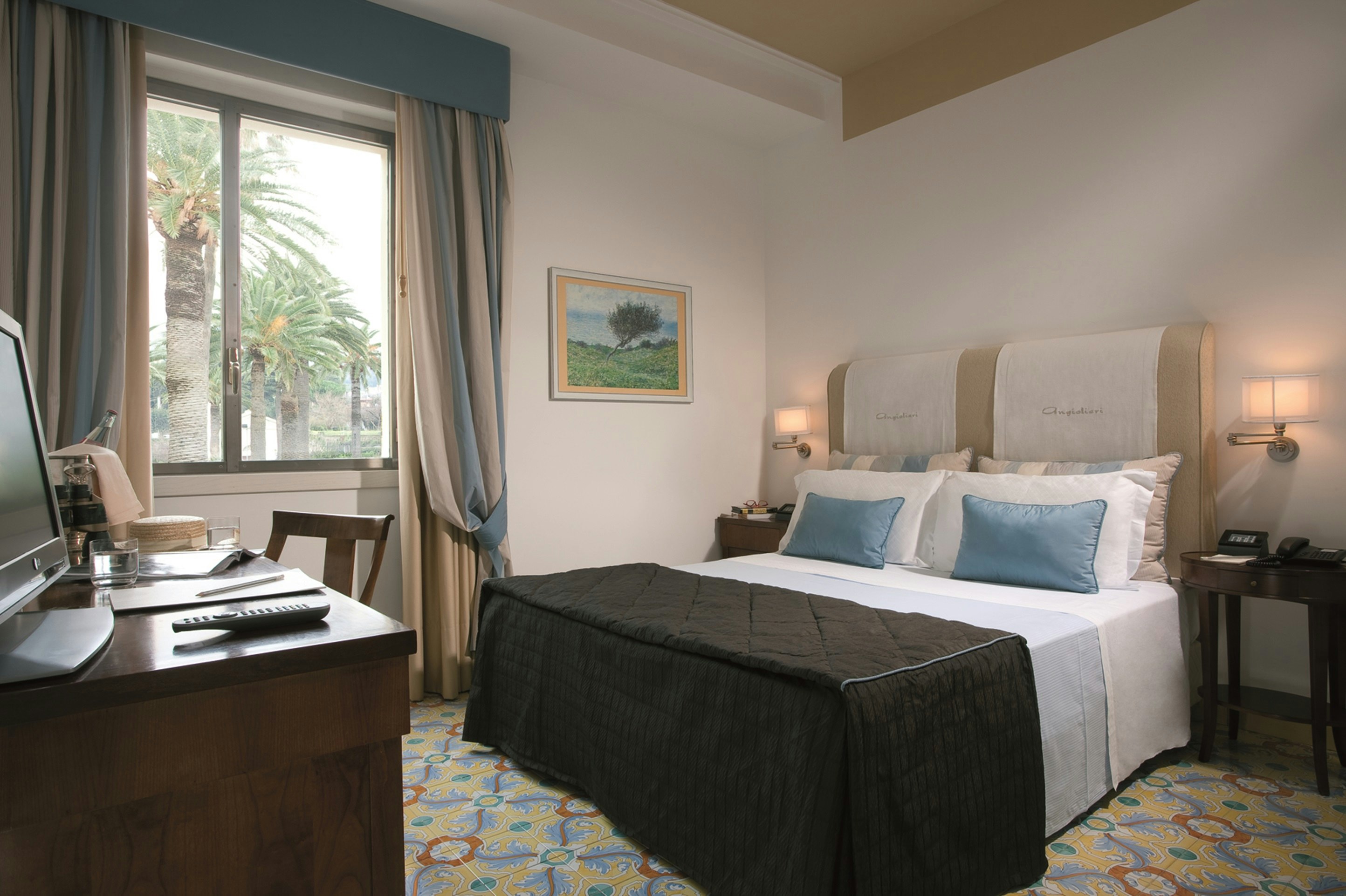 Classic Room Garden View - Bedroom