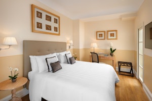 Executive Suite - Bedroom
