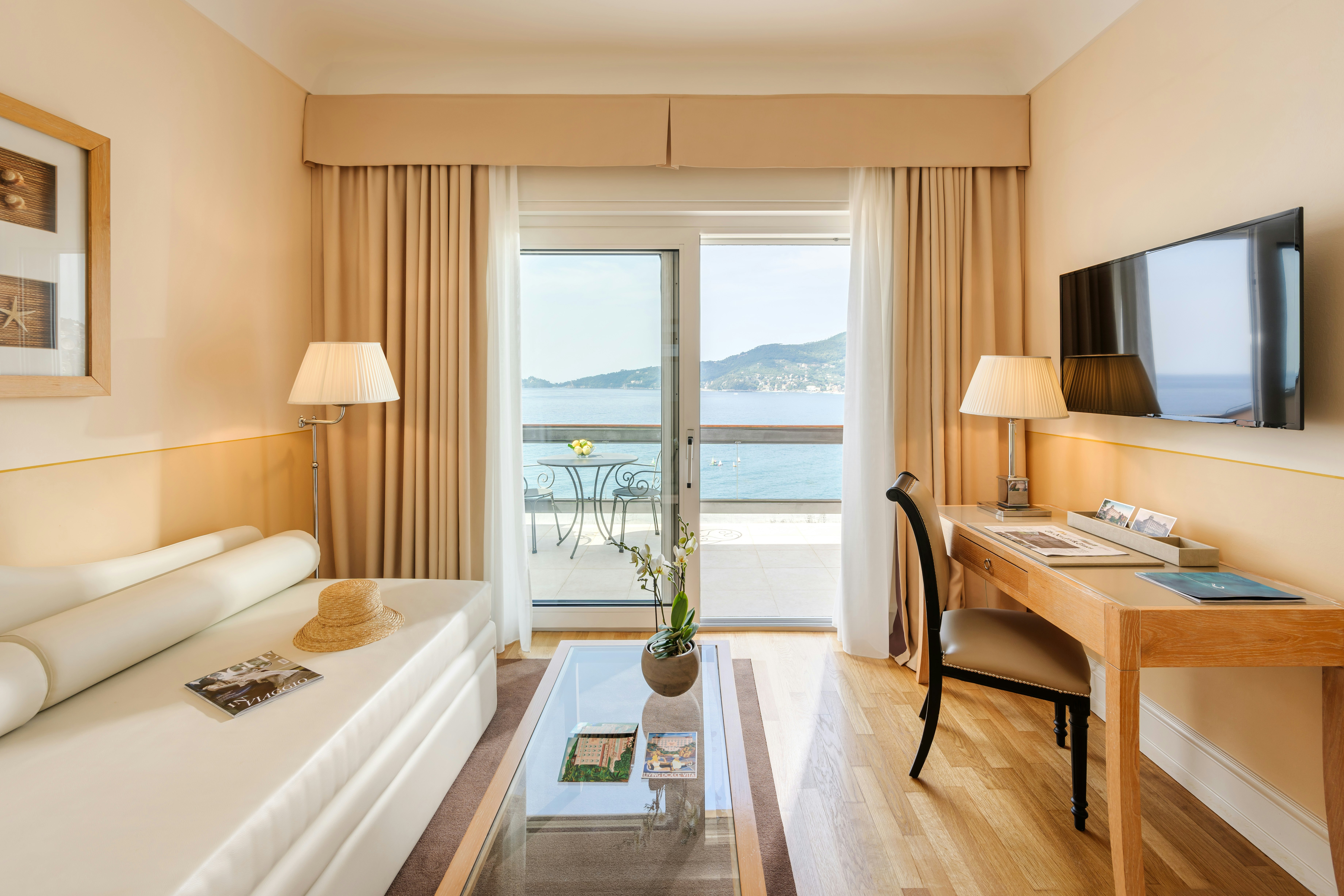 Panoramic Executive Suite Sea Front