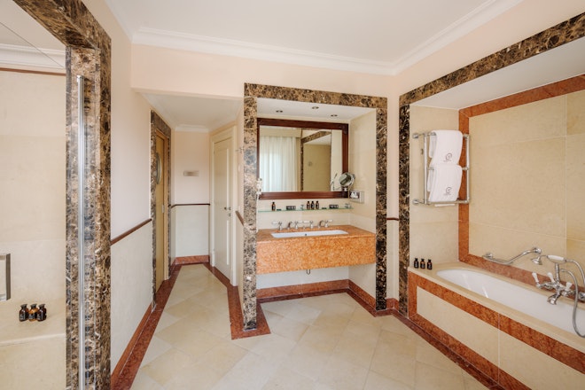 Portofino Royal Suite - Bathroom