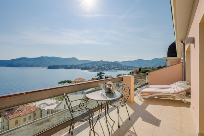 Panoramic Executive Suite - Balcony