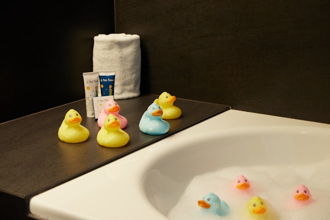 Family Room - Bathtub