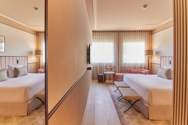 Deluxe Room - Bedroom