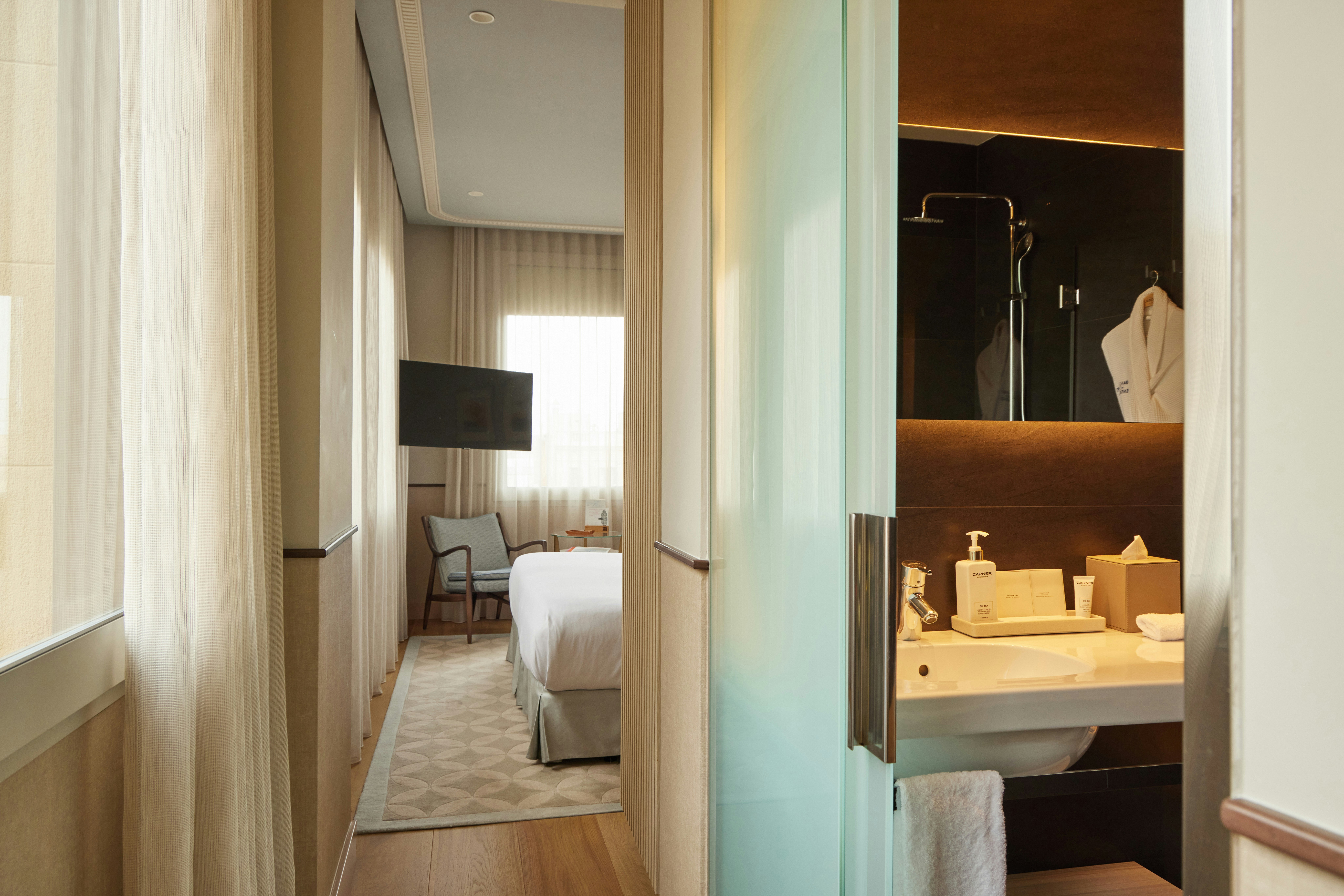 Family Room - Bathroom