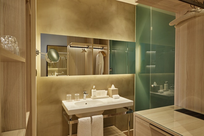 Family Room - Bathroom