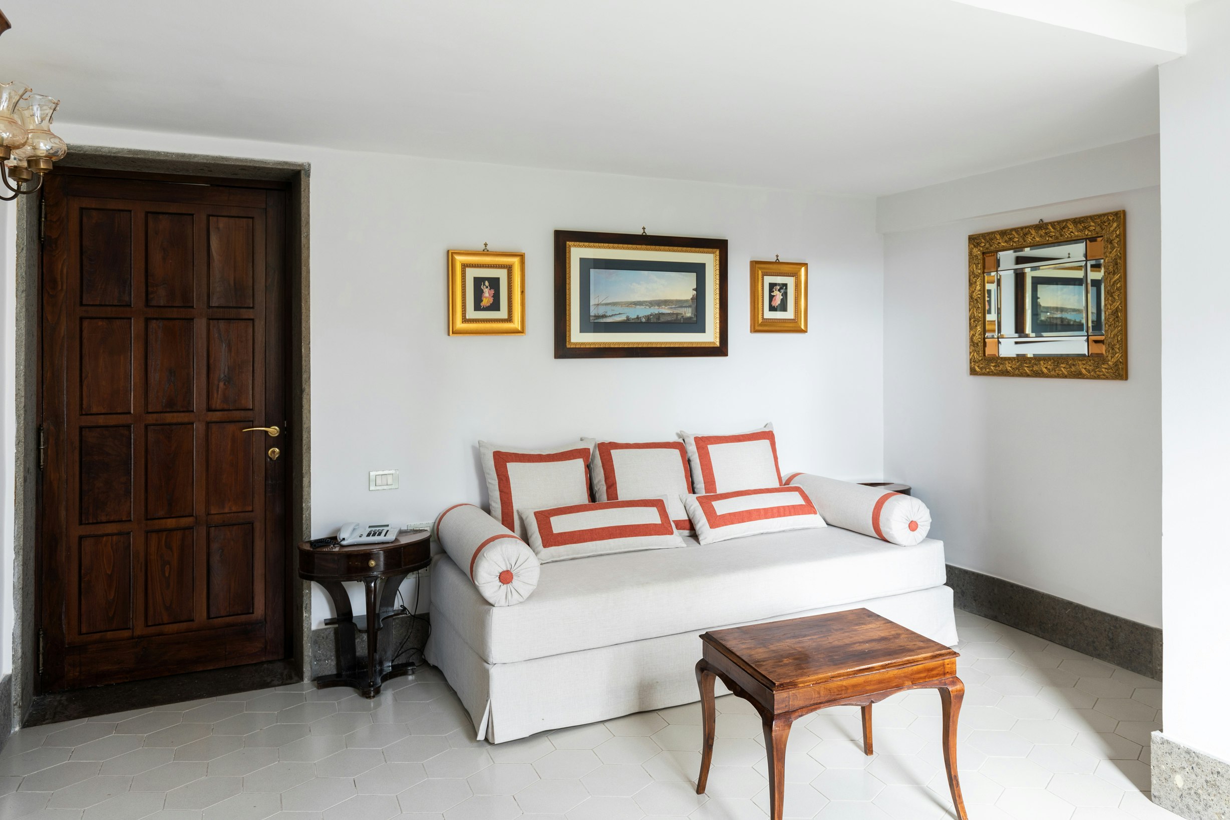 Junior Suite Bilevel