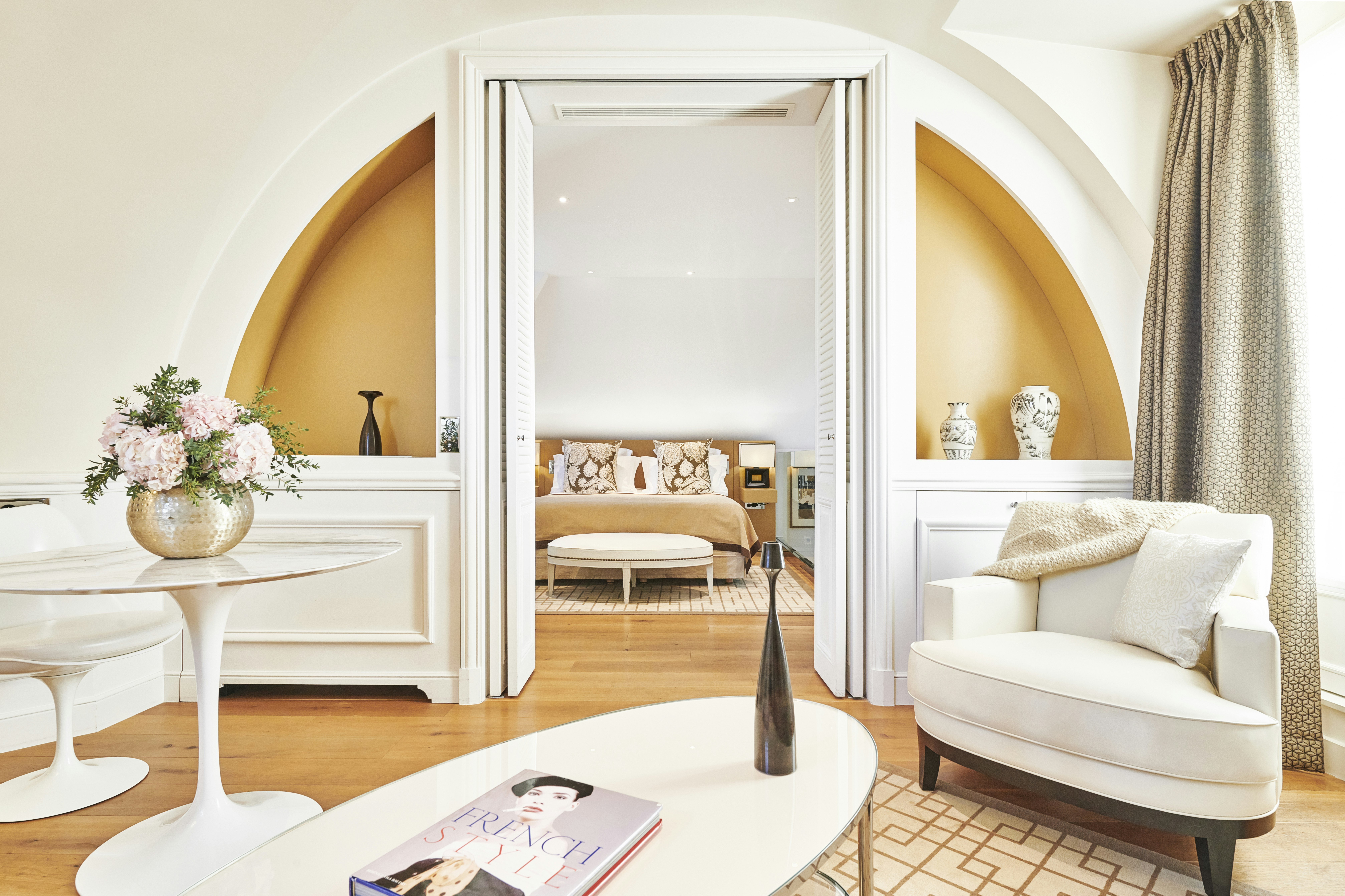 Eiffel Tower Suite - Living Room