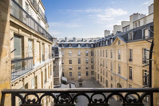 View Galerie Valois