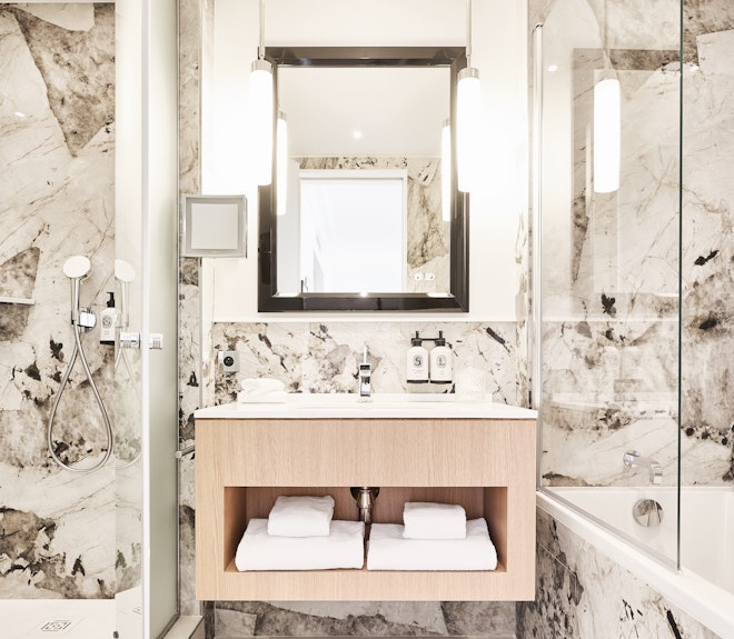 Executive Room - Bathroom