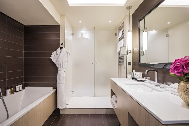 Bathroom Junior Suite