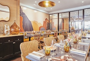 Cafe 52