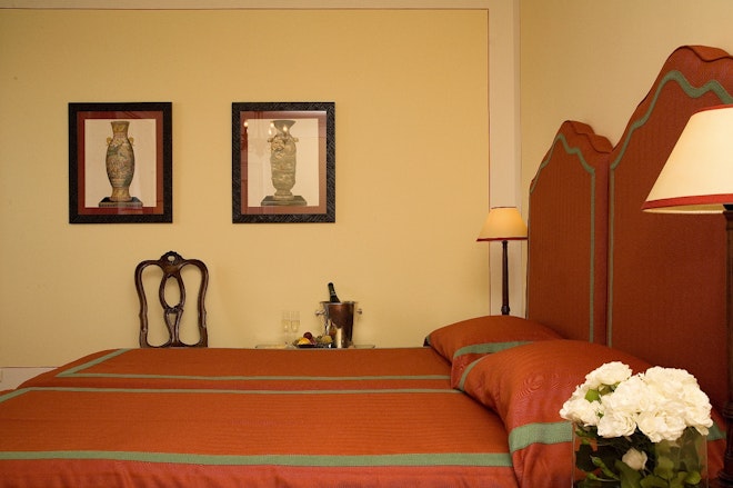 Superior Room Partial Lake View - Bedroom