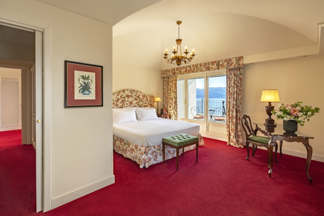 Executive Suite Partial Lake View - Bedroom