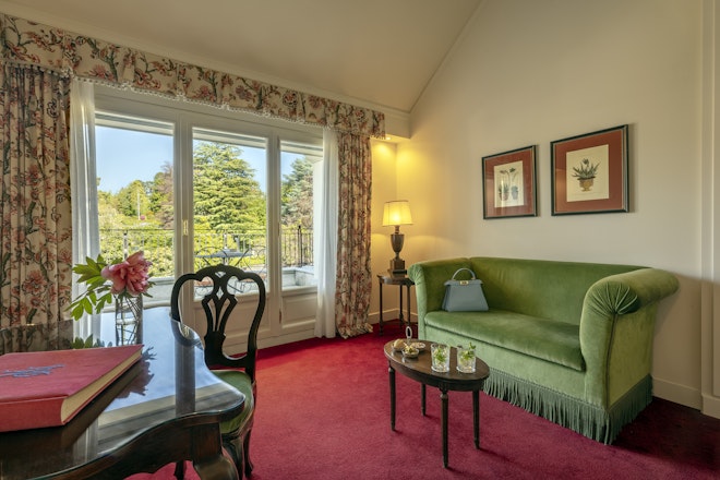Junior Suite Duplex Hill View with Terrace - Living Area