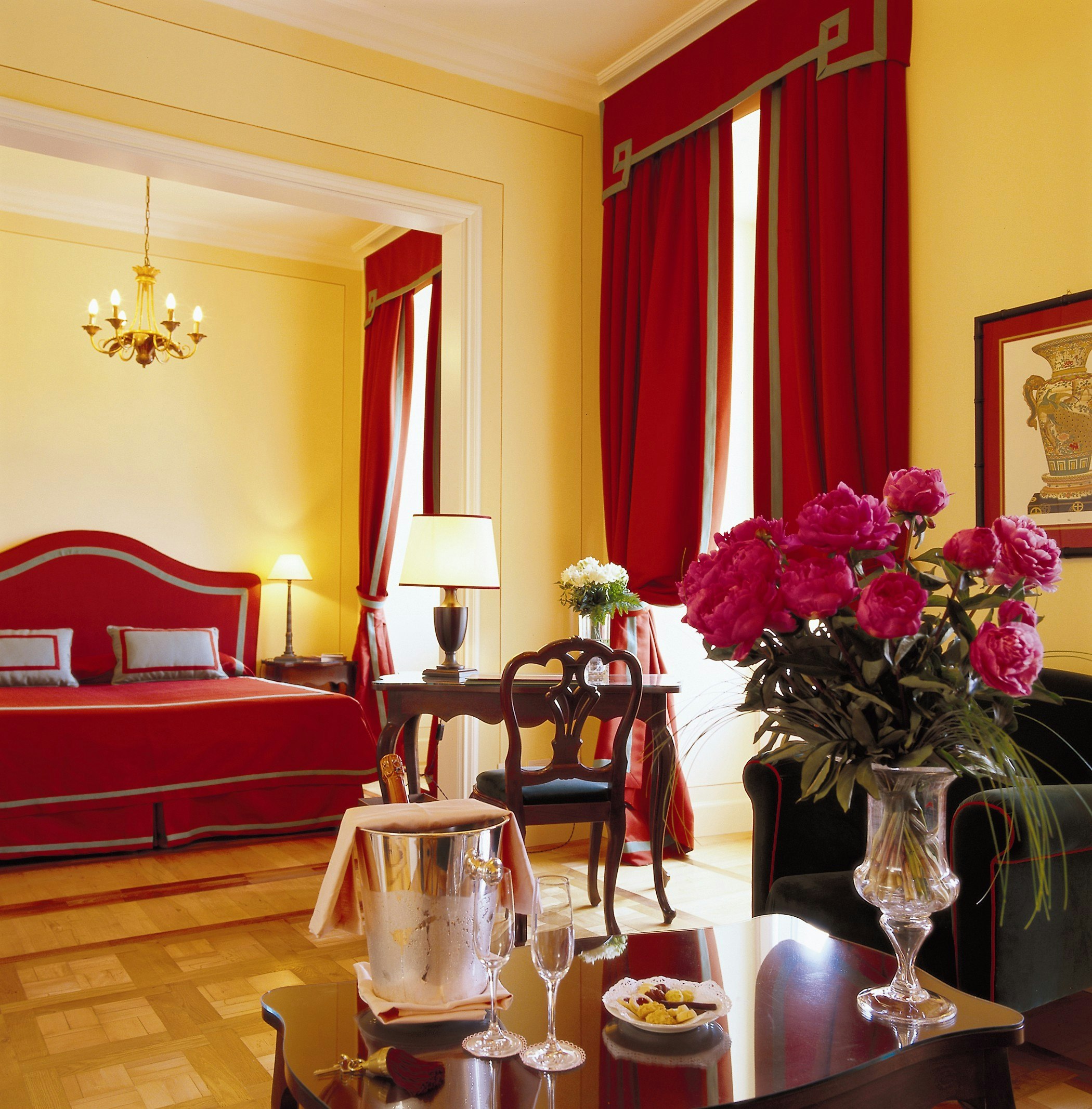 Junior Suite Deluxe Partial Lake View - Details