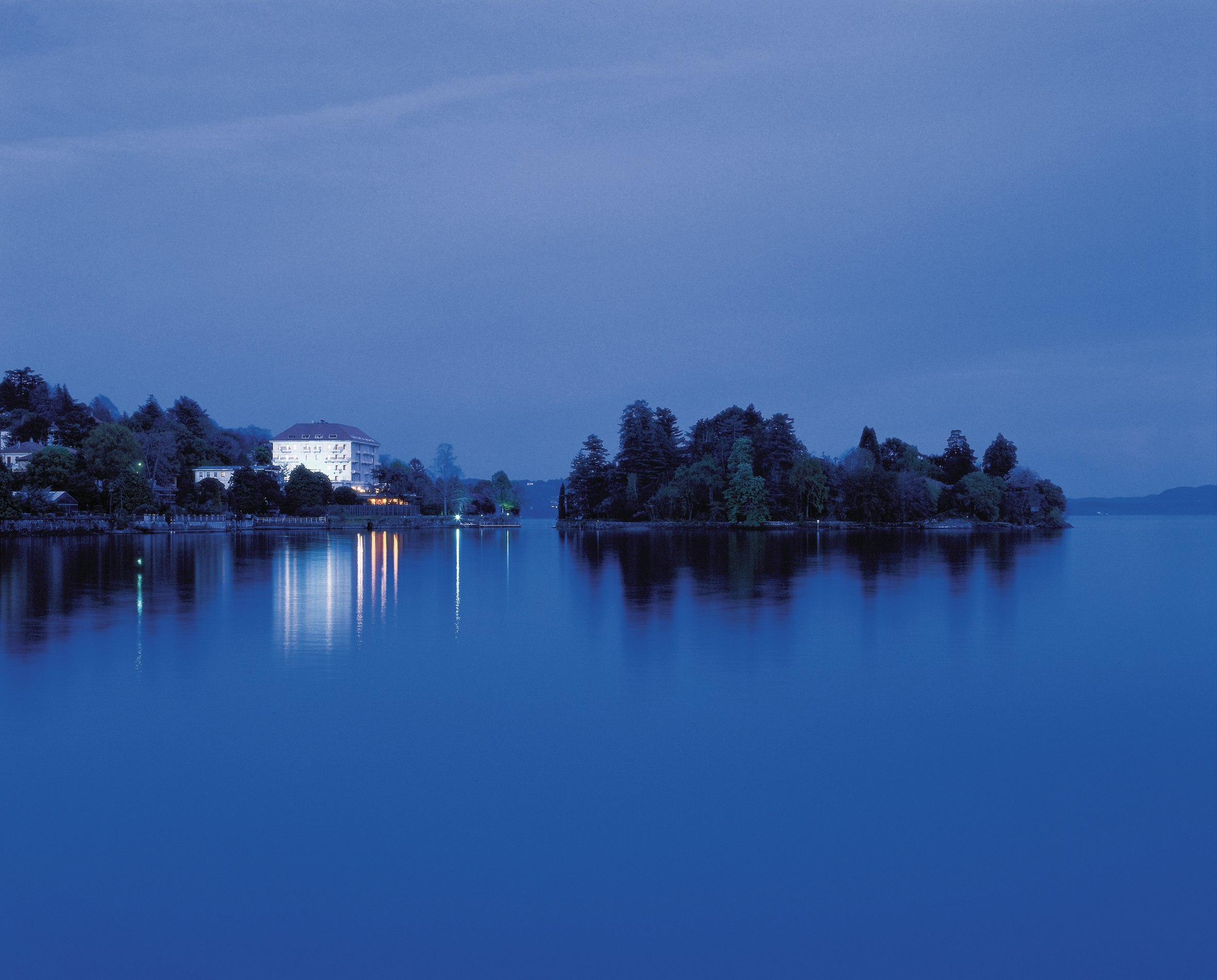 Grand Hotel Majestic by night
