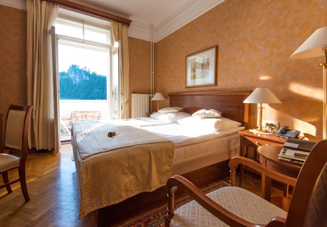 Double Lake View Room