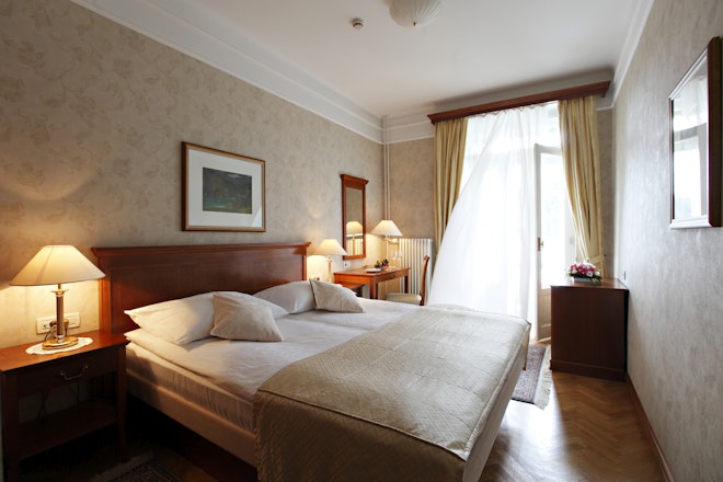 Double Room Lake View