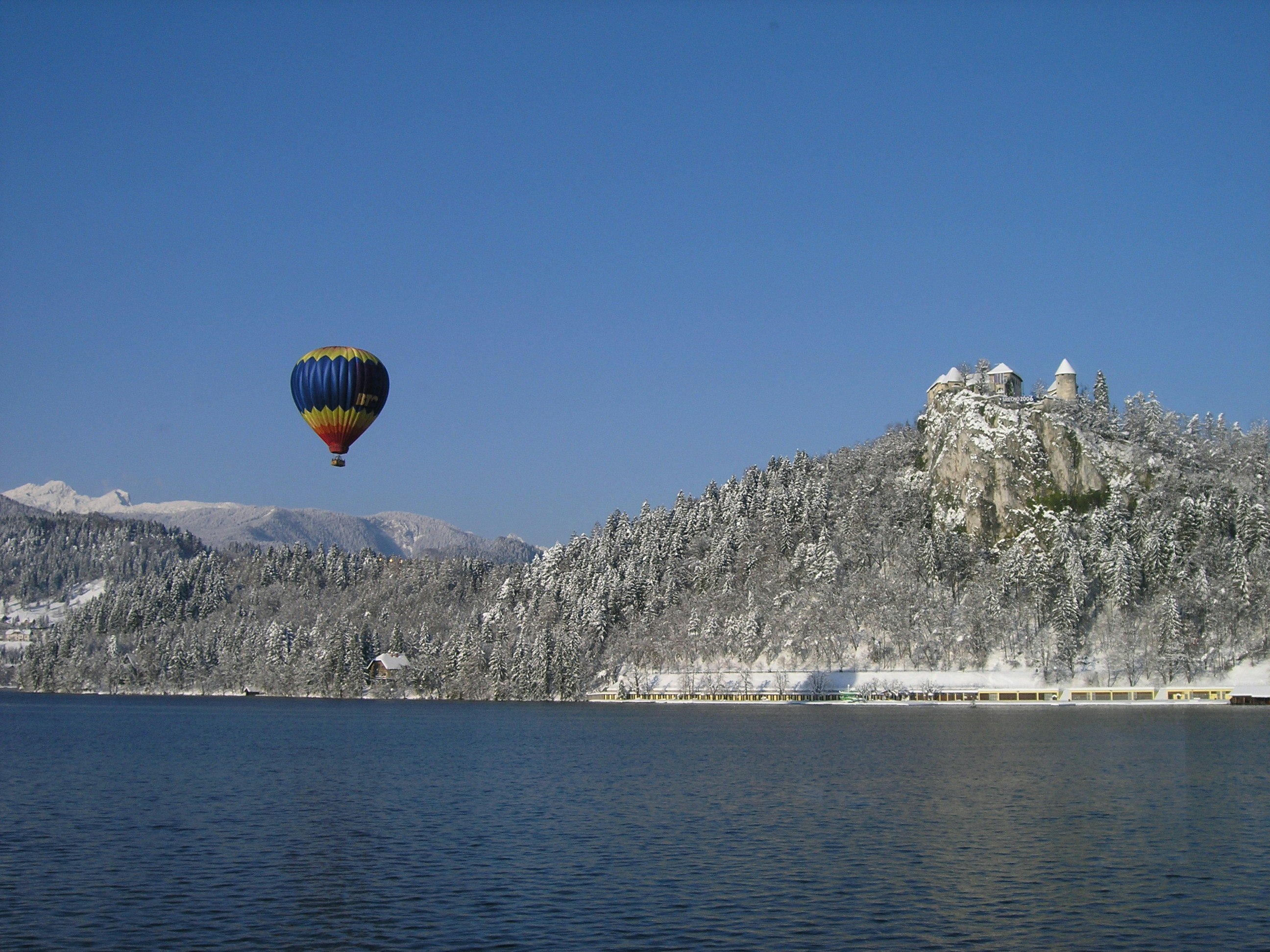 Hot Air Ballooning over Bled in Winter