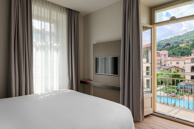 Master Suite Lake View - Bedroom