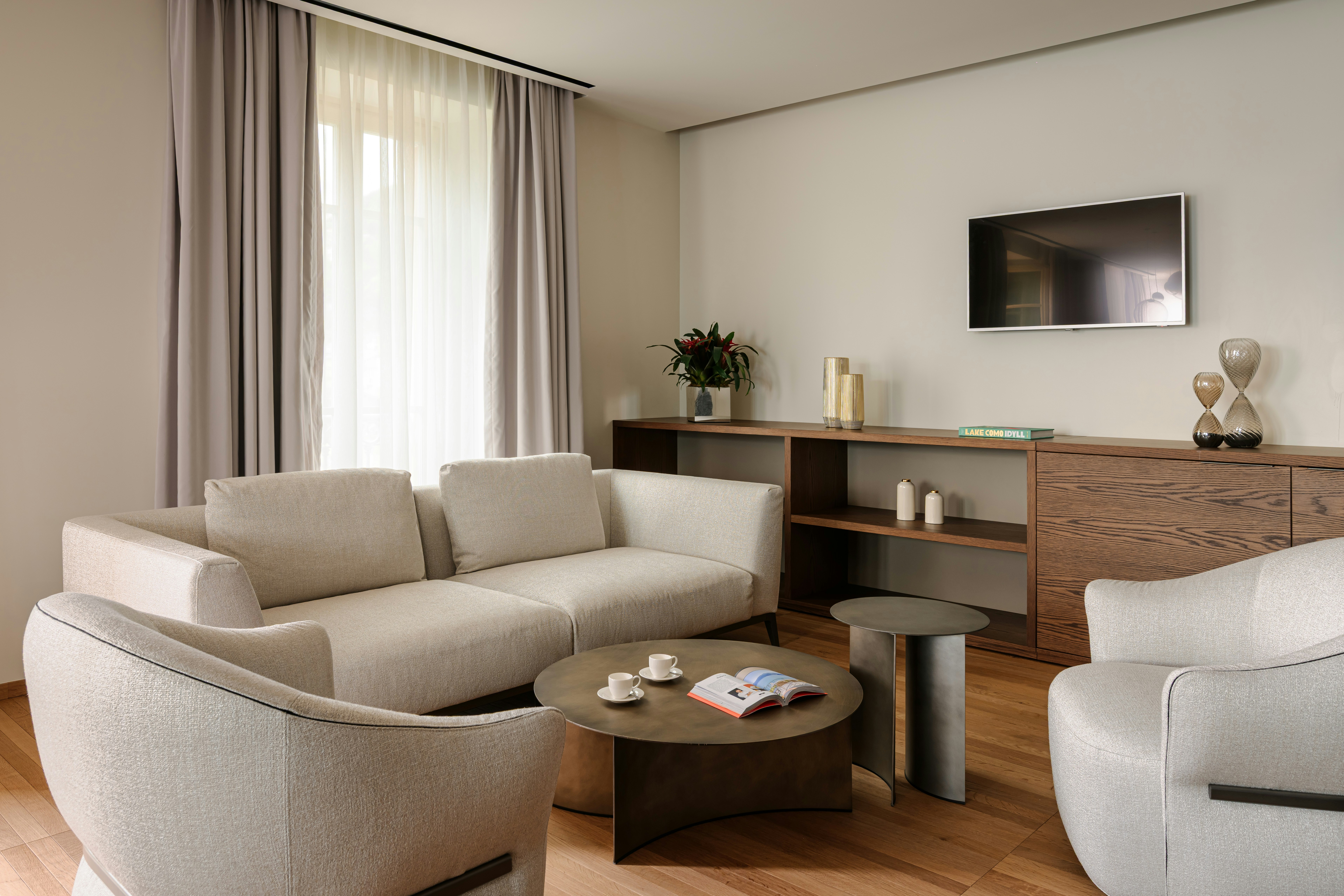 Presidential Suite Lake View - Living Area