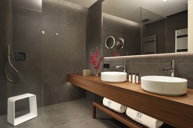 Executive Park View - Bathroom