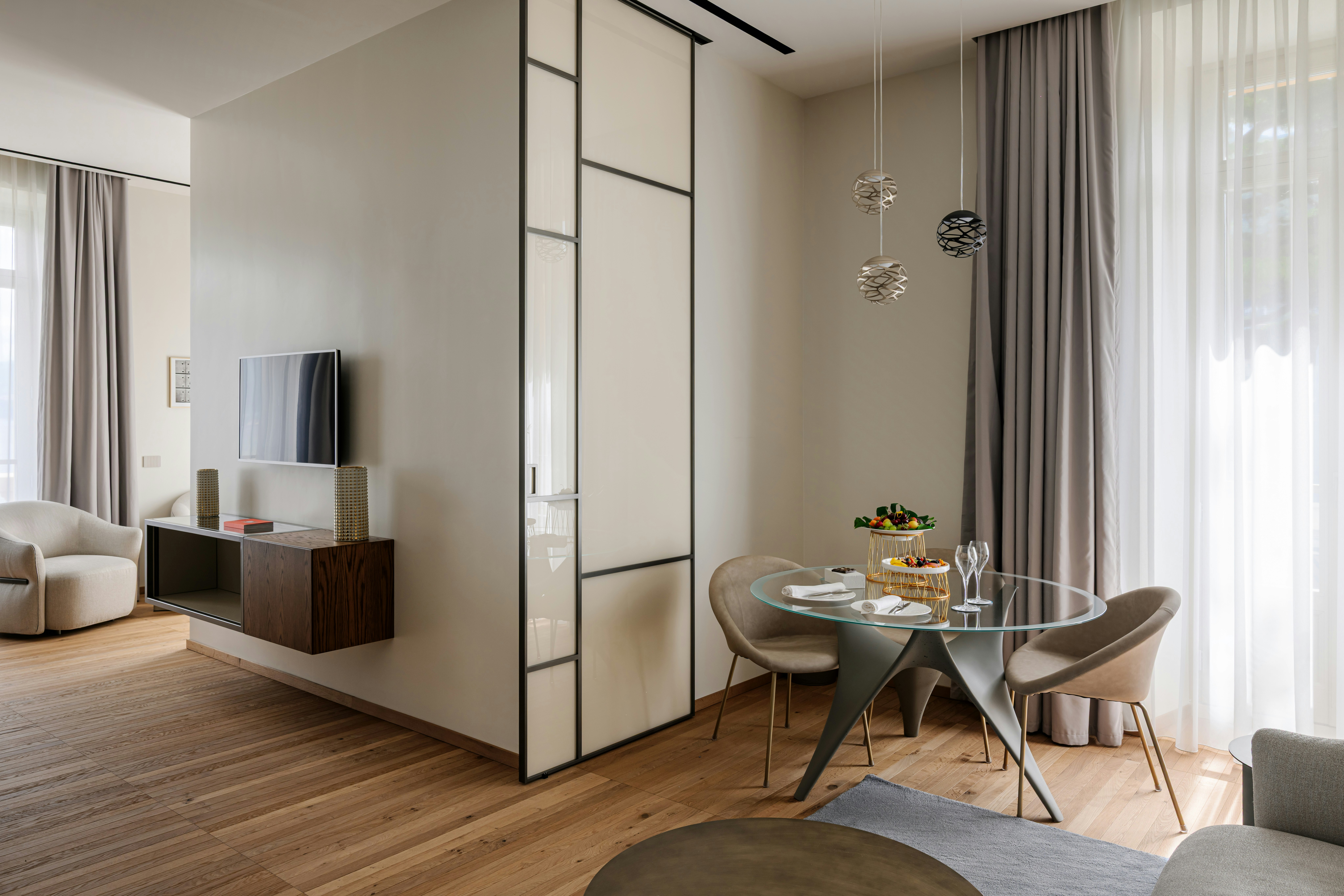 Master Suite Lake View - Living Area