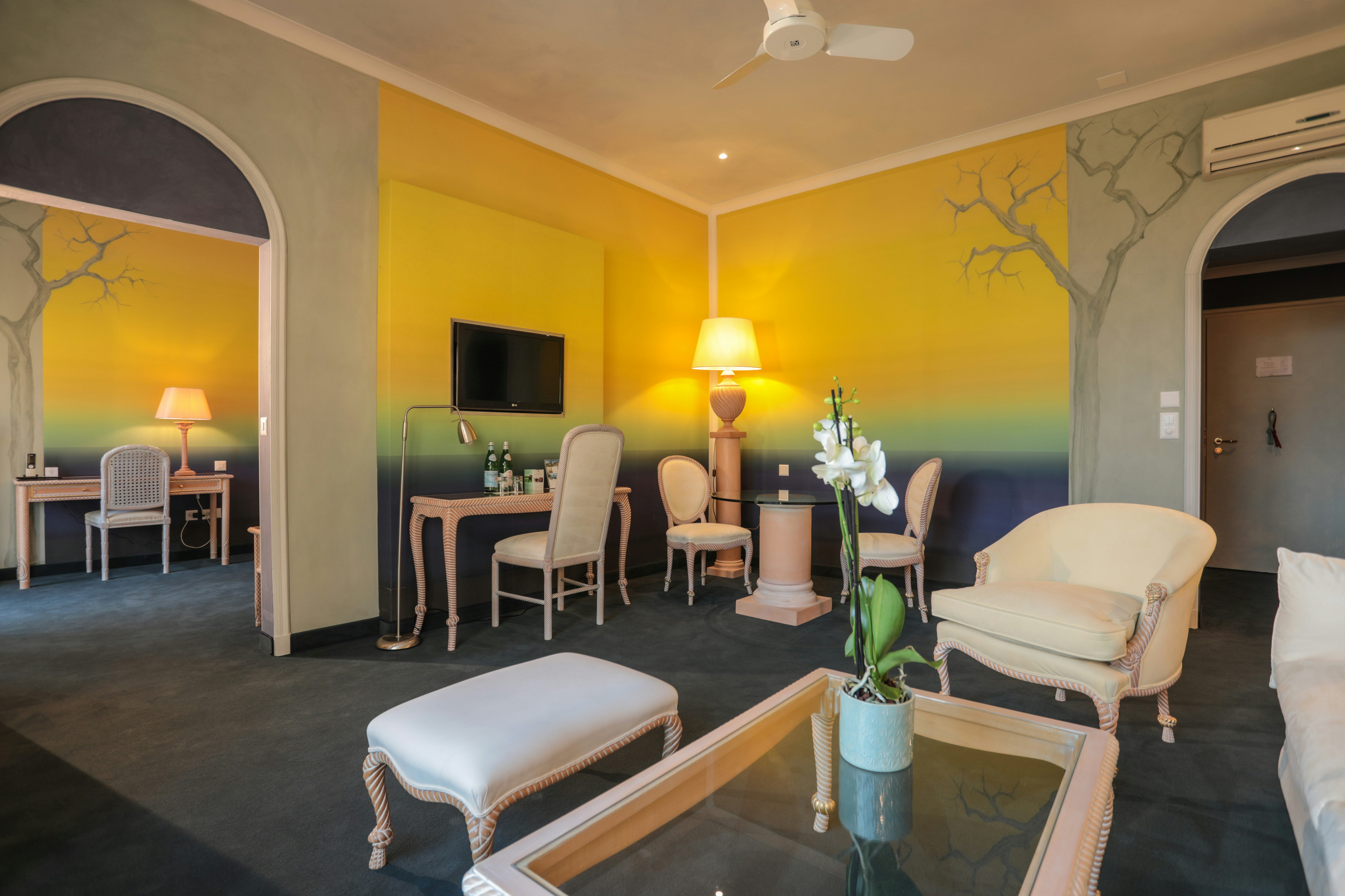 Junior Suite - Living Area