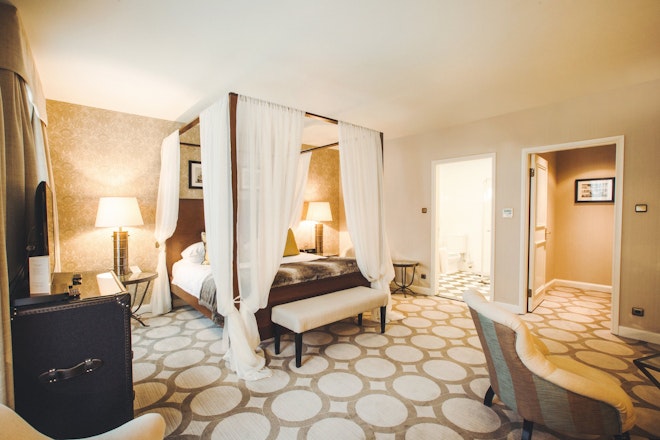 Junior Suite King - Bedroom
