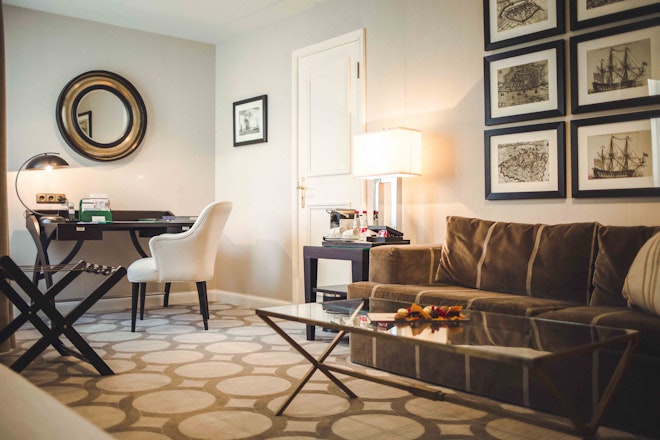 Business King - Living Area