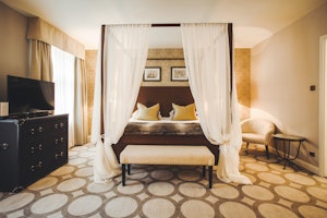 Junior Suite King - Bedroom