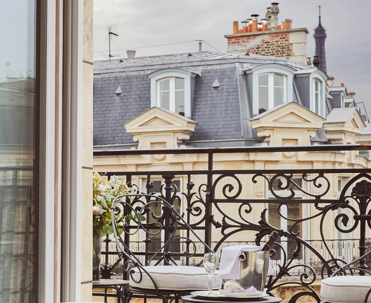 Junior Suite Balcony Eiffel Tower View - Balcony