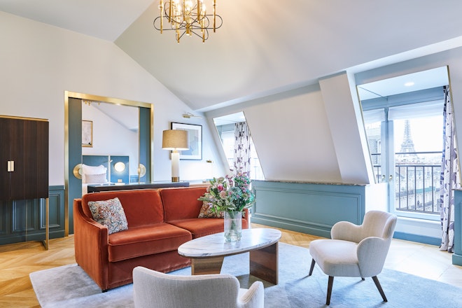 Eiffel Tower View Suite - Living Area