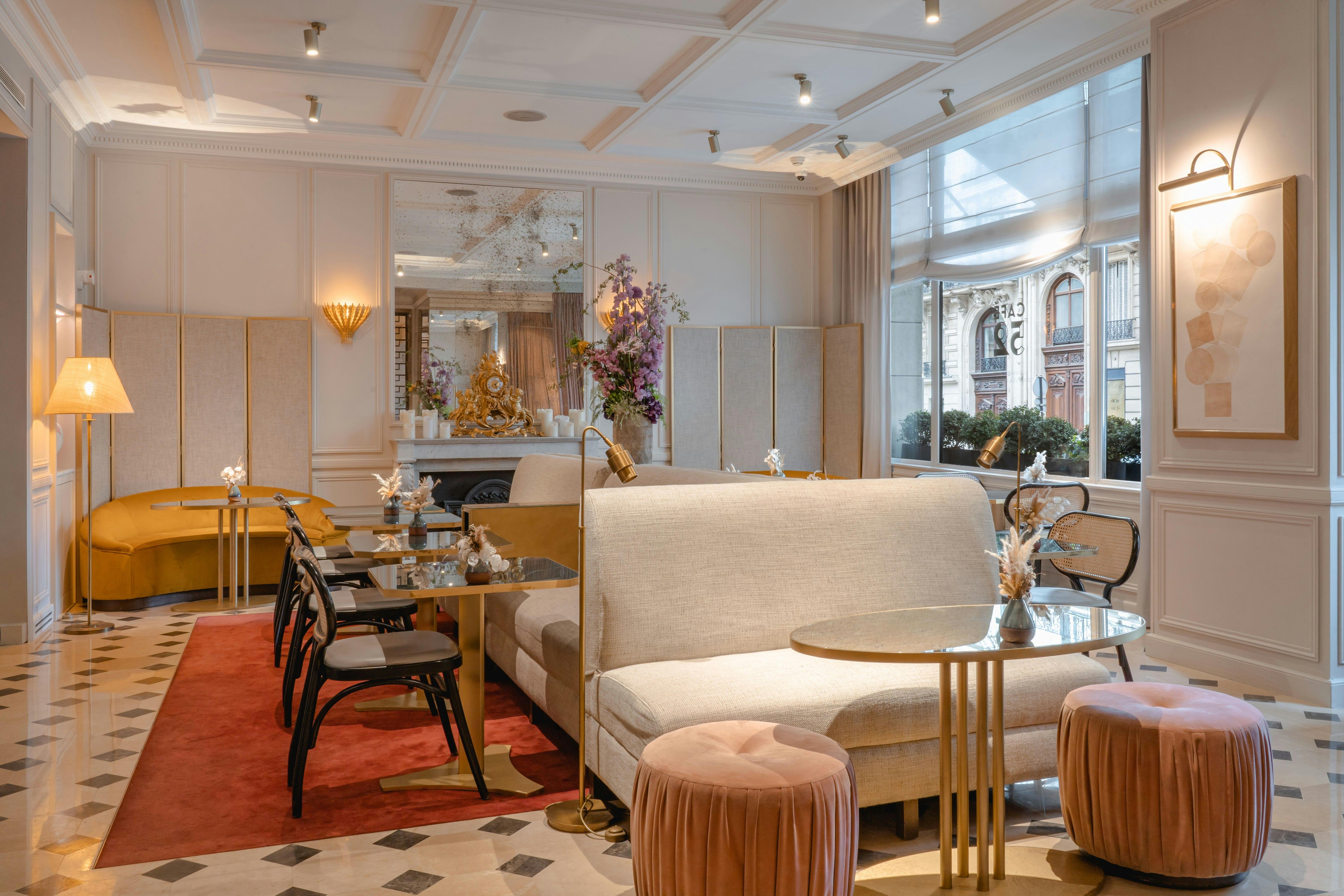 Café 52 Bar & Lounge