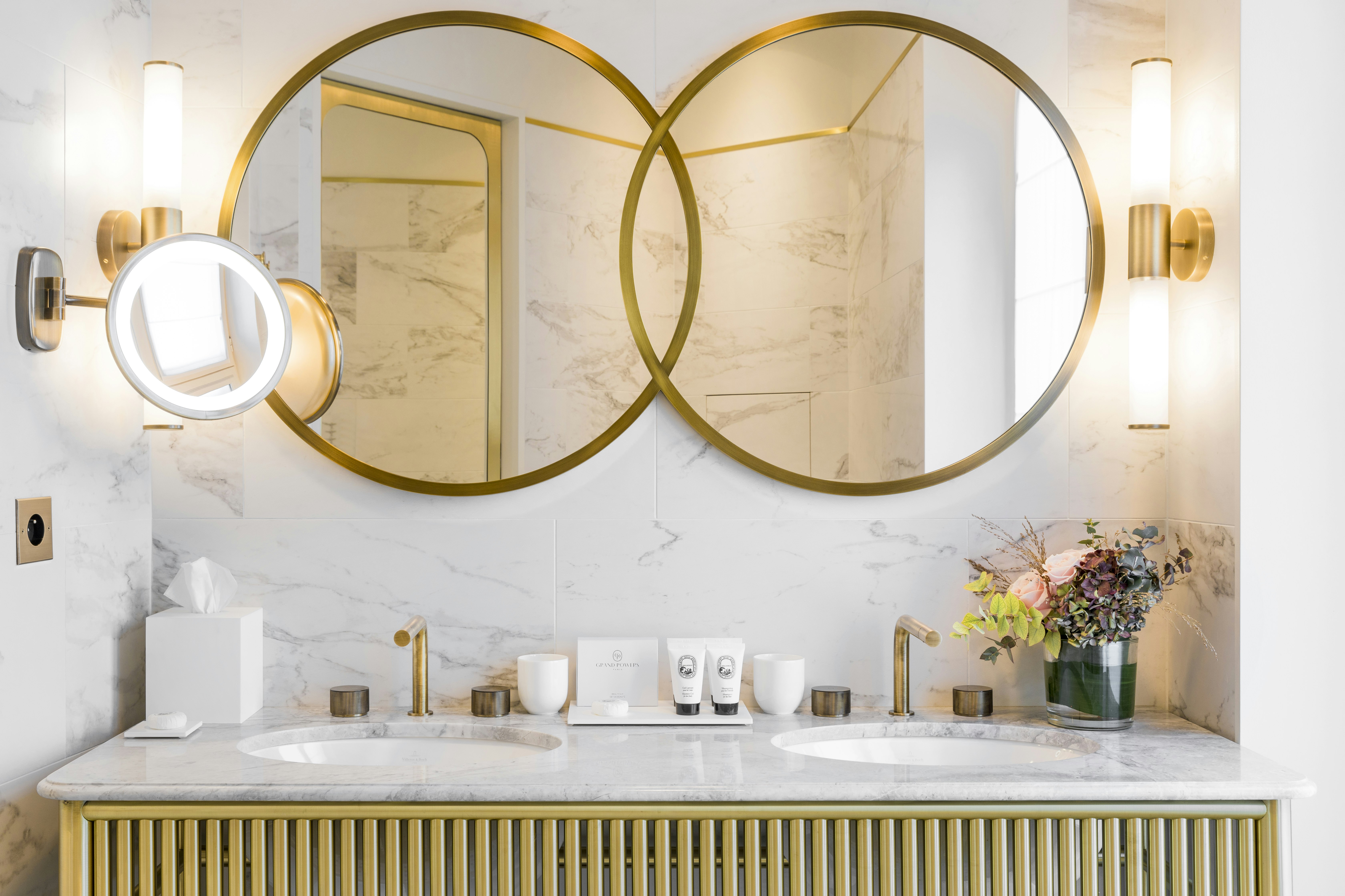 Deluxe Room - Bathroom