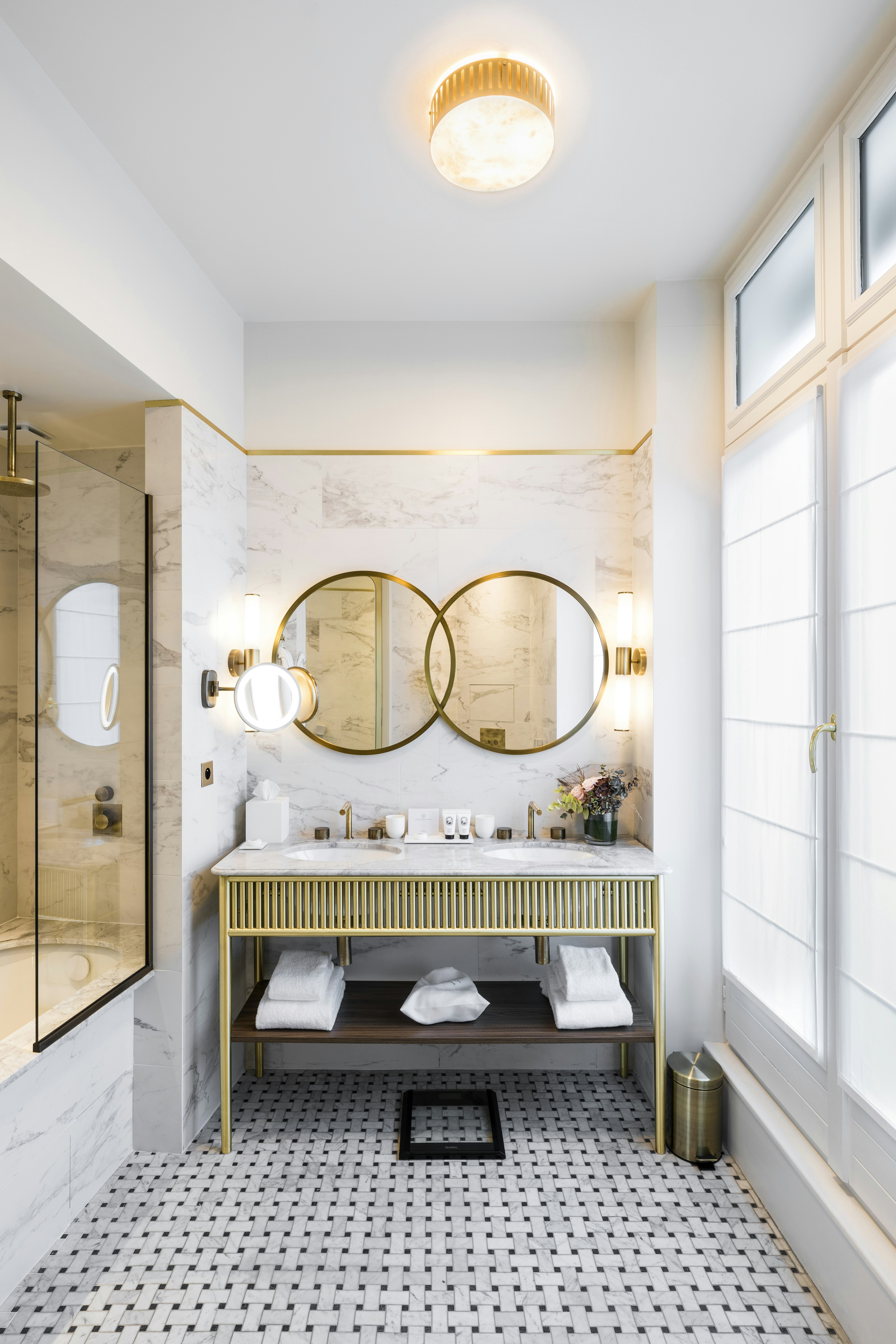 Deluxe Room - Bathroom