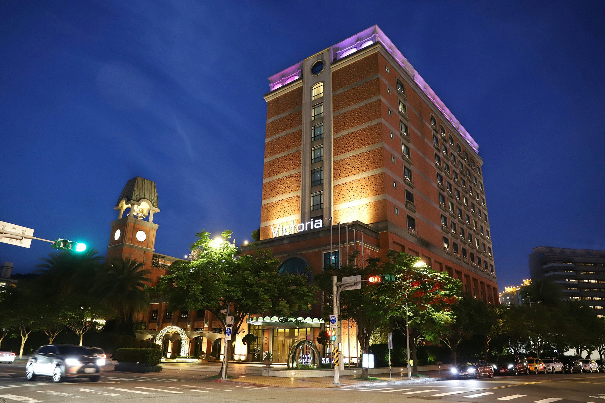 Grand Victoria Hotel Night View-2