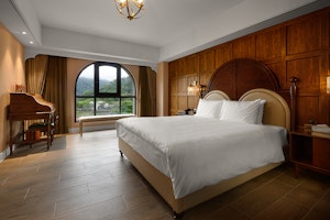 Old Paris Standard Room - King