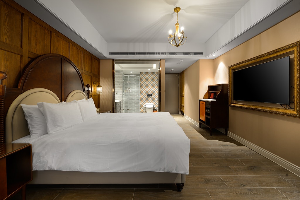 Old Paris Standard Room - King