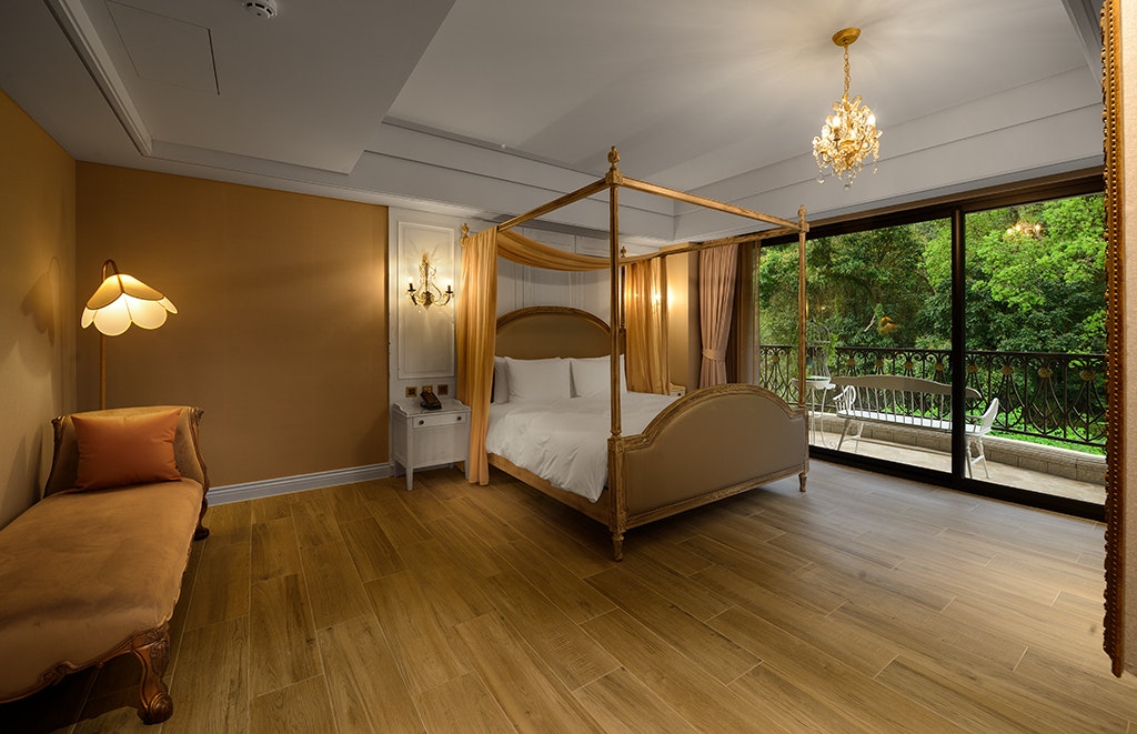 Madeleine Deluxe Room