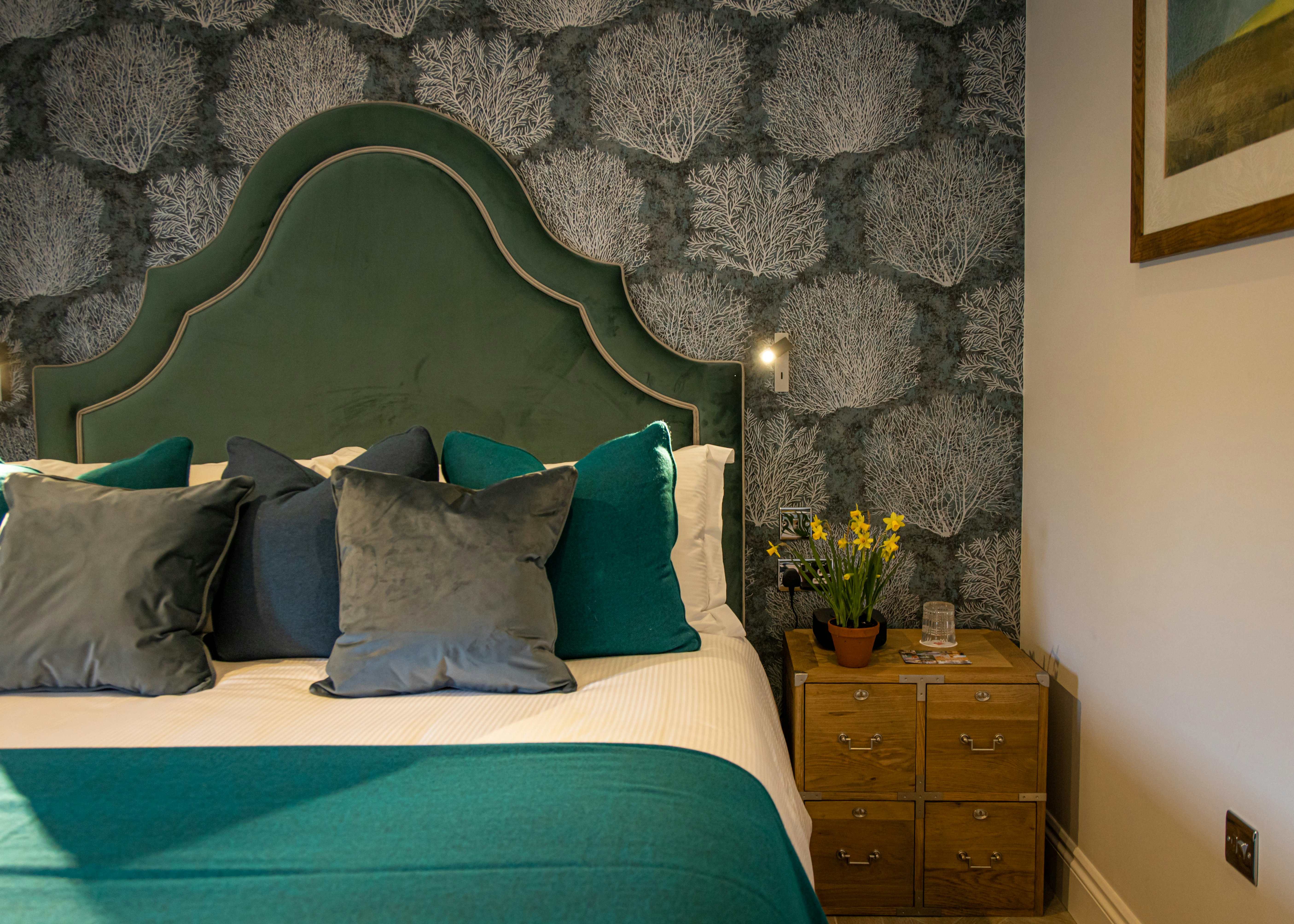 Spacious Super King Suite - Windsor Bed