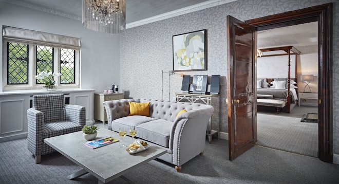 Queen Anne Suite - Living Area