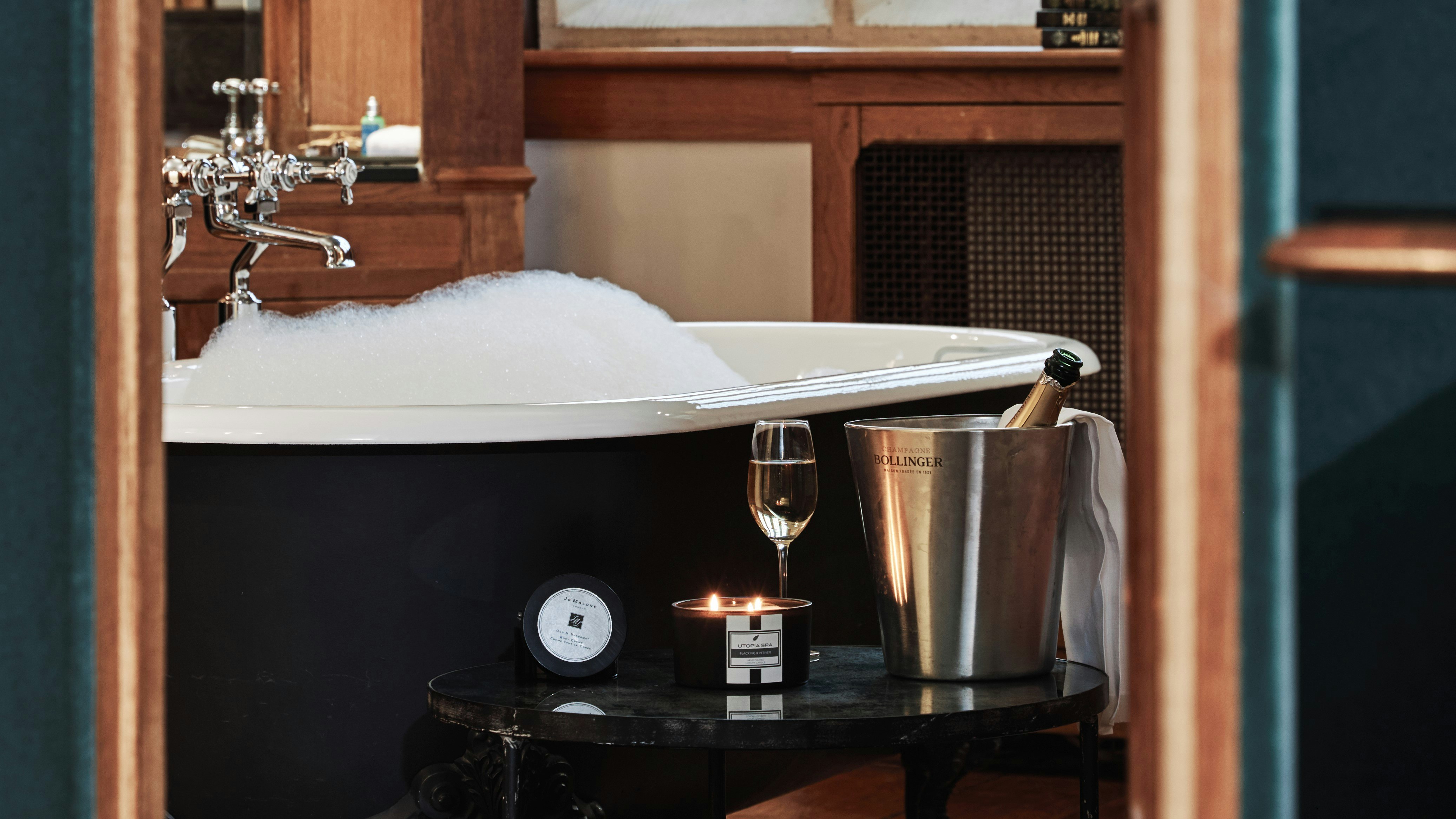 The Tapestry Suite - Bathroom