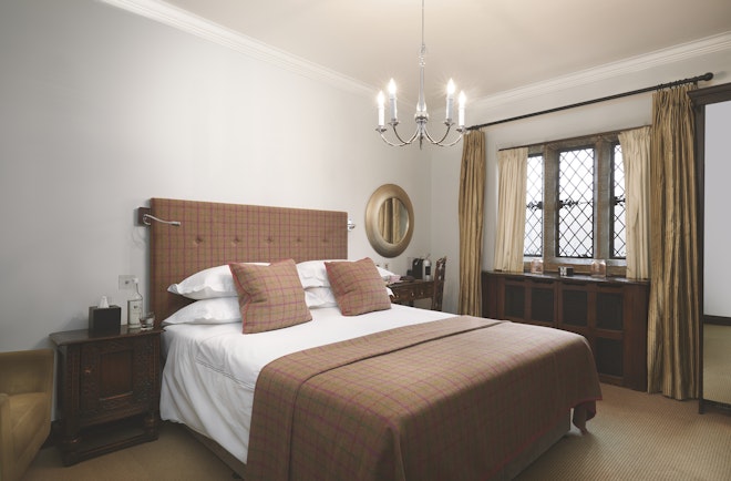 Comfy King Room - Main House - Bedroom