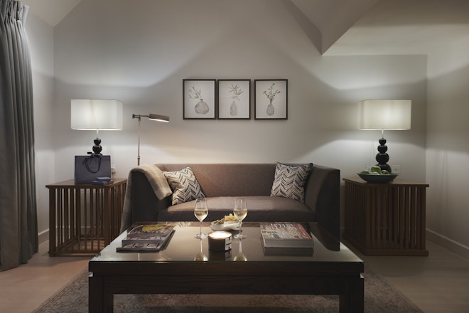 Spacious Super King Suite - Living Area