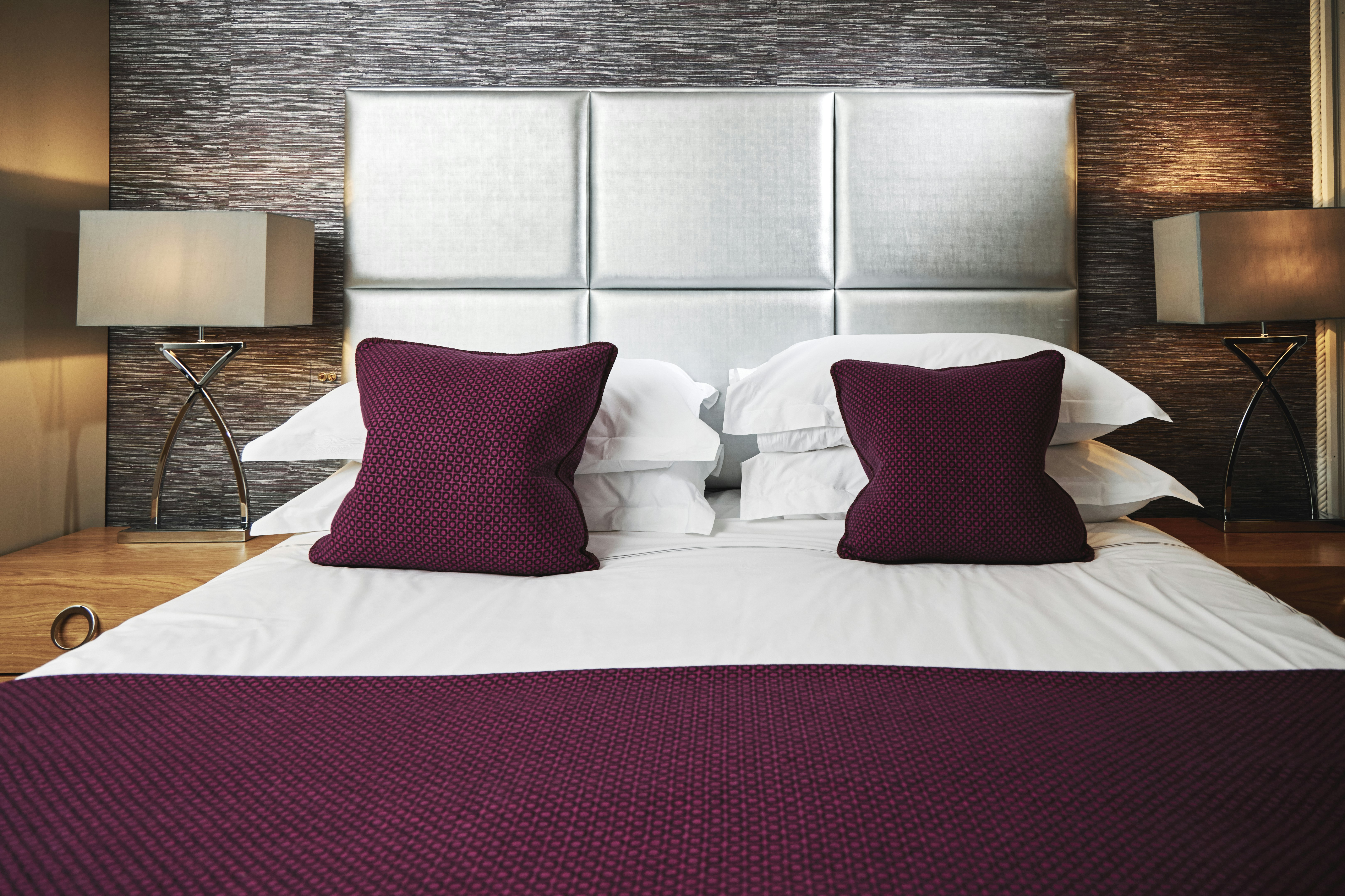 Comfy King Room - the Main House