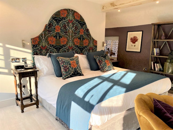 Splendid Historic Suite (The Clarence) - Bedroom
