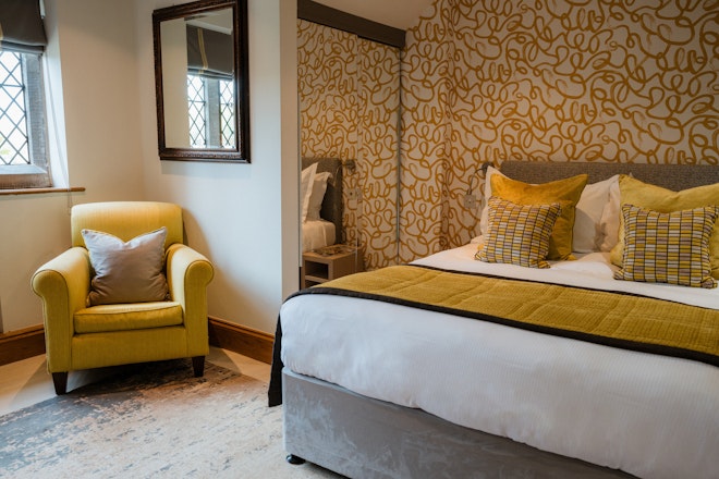 Comfy King Room - Bedroom