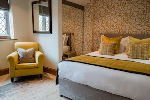 Comfy King Room - Bedroom
